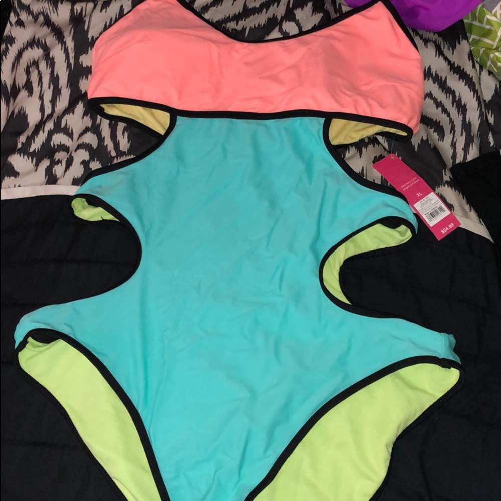 1 piece bathing suit